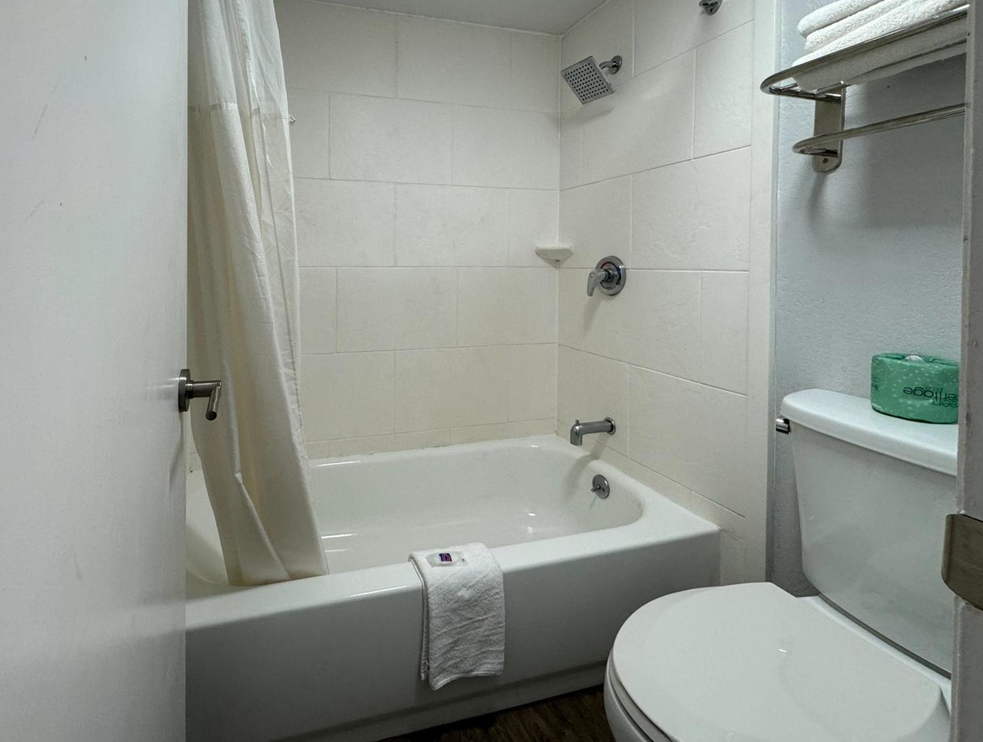 Motel 6 Huntsville Al University Dr. Extérieur photo