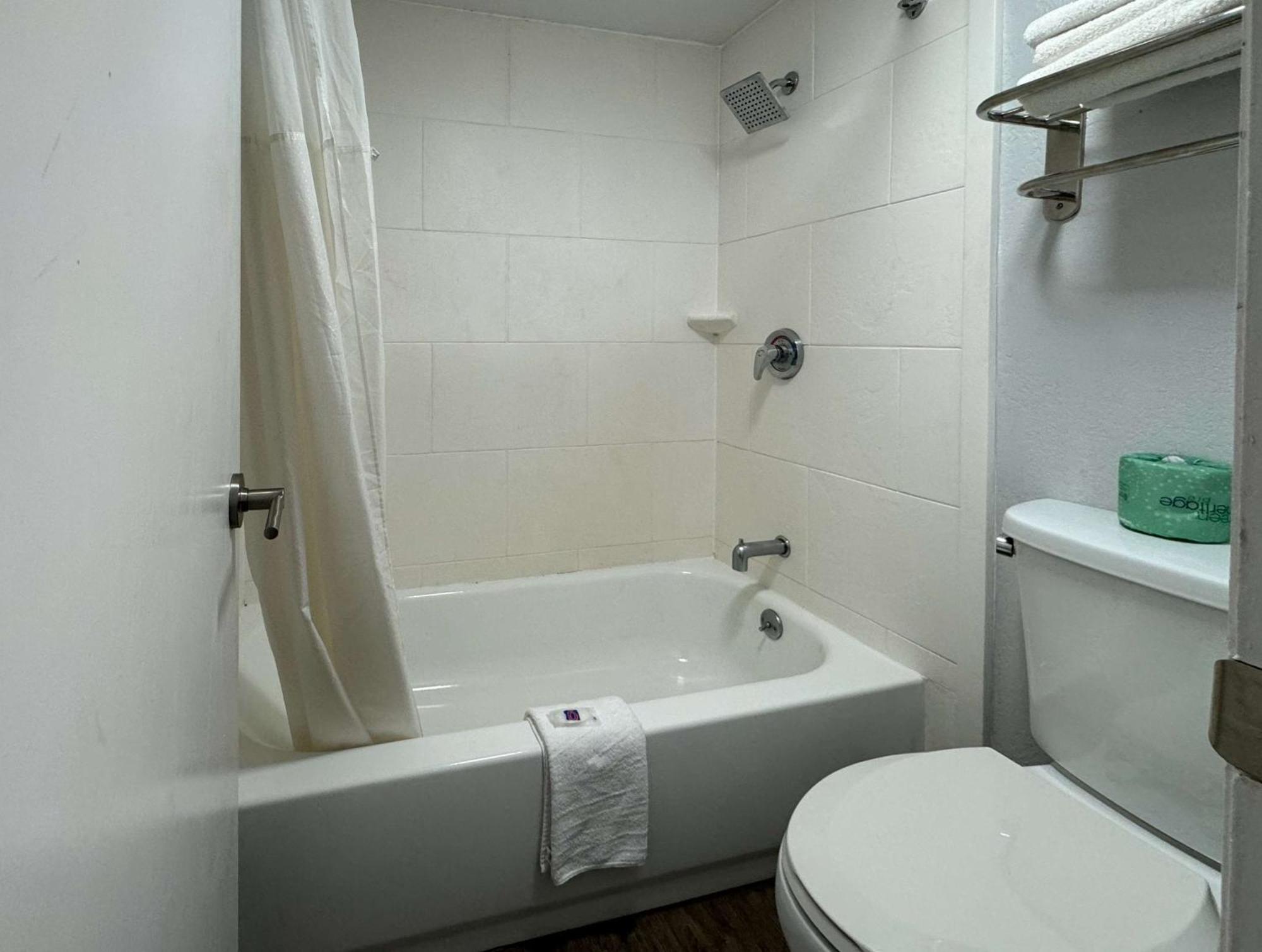 Motel 6 Huntsville Al University Dr. Extérieur photo
