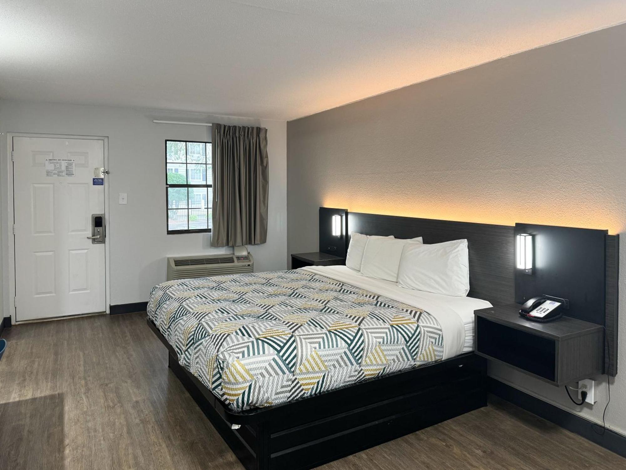 Motel 6 Huntsville Al University Dr. Extérieur photo