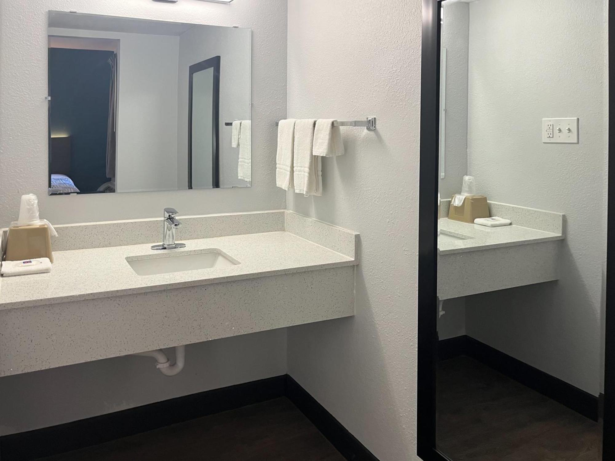 Motel 6 Huntsville Al University Dr. Extérieur photo