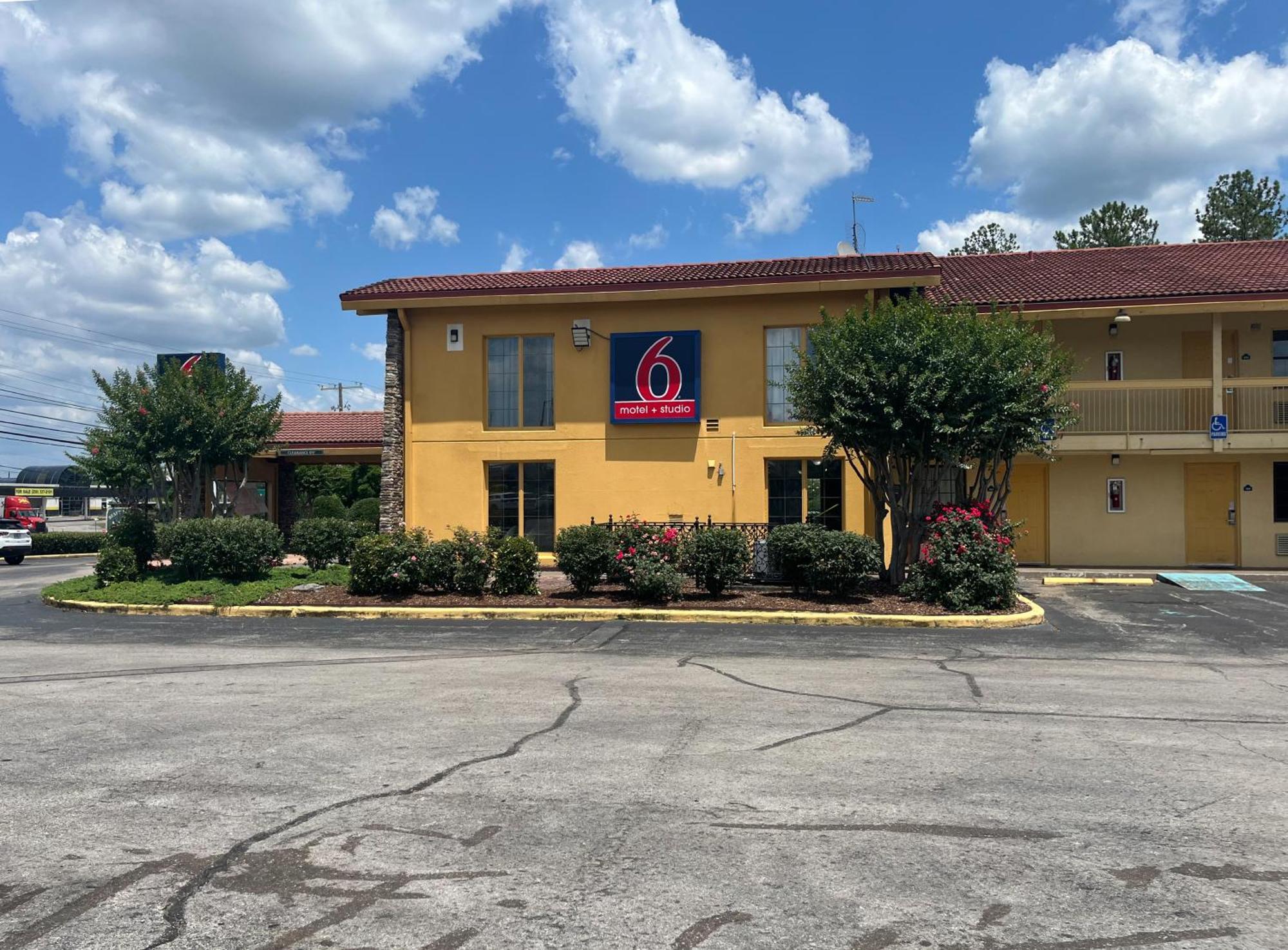 Motel 6 Huntsville Al University Dr. Extérieur photo