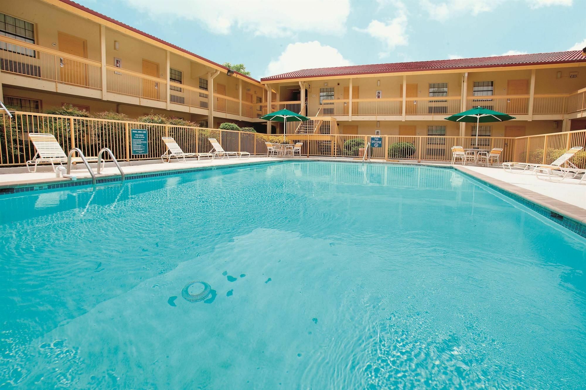 Motel 6 Huntsville Al University Dr. Extérieur photo